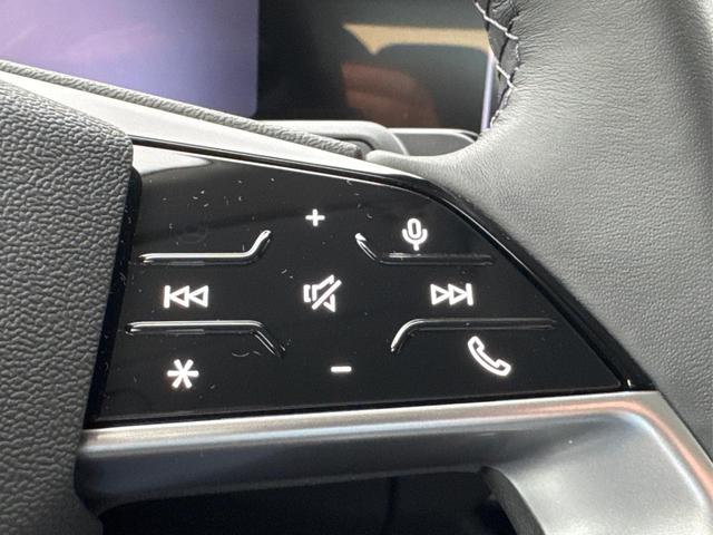 Audi / Q3 / Grau / / / KAMERA+NAVI+PDC+EL.HECKKL.+LED+17LM