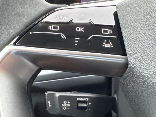 Audi / Q3 / Grau / / / KAMERA+NAVI+PDC+EL.HECKKL.+LED+17LM