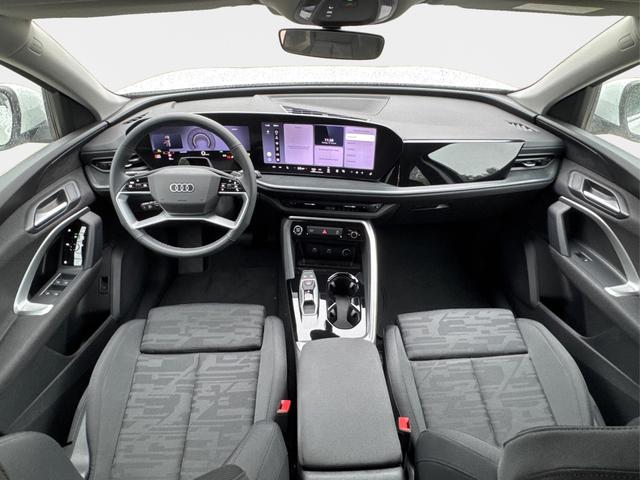 Audi / Q5 / Wei&szlig; / / / QUATTRO+AHK+NAVI+KAMERA+SHZ+PDC+ACC