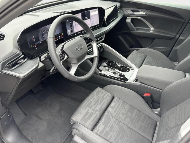 Audi / Q5 / Wei&szlig; / / / QUATTRO+AHK+NAVI+KAMERA+SHZ+PDC+ACC