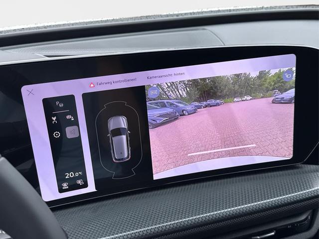 Audi / Q5 / Wei&szlig; / / / QUATTRO+AHK+NAVI+KAMERA+SHZ+PDC+ACC