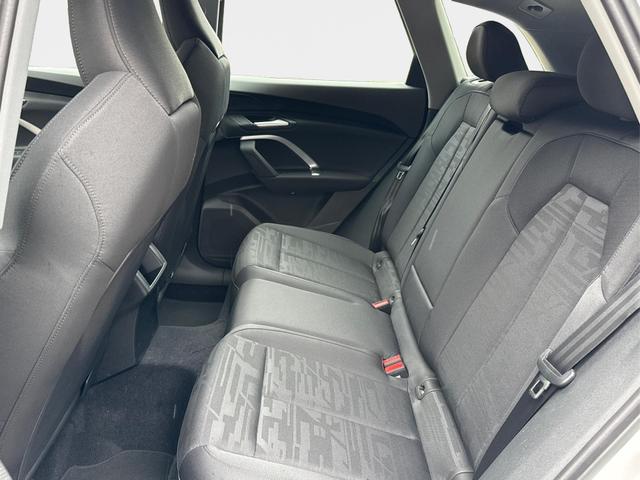 Audi / Q5 / Wei&szlig; / / / QUATTRO+AHK+NAVI+KAMERA+SHZ+PDC+ACC