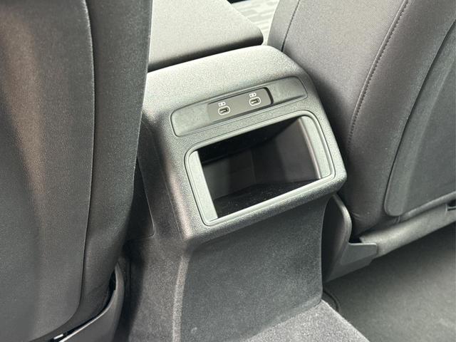 Audi / Q5 / Wei&szlig; / / / QUATTRO+AHK+NAVI+KAMERA+SHZ+PDC+ACC