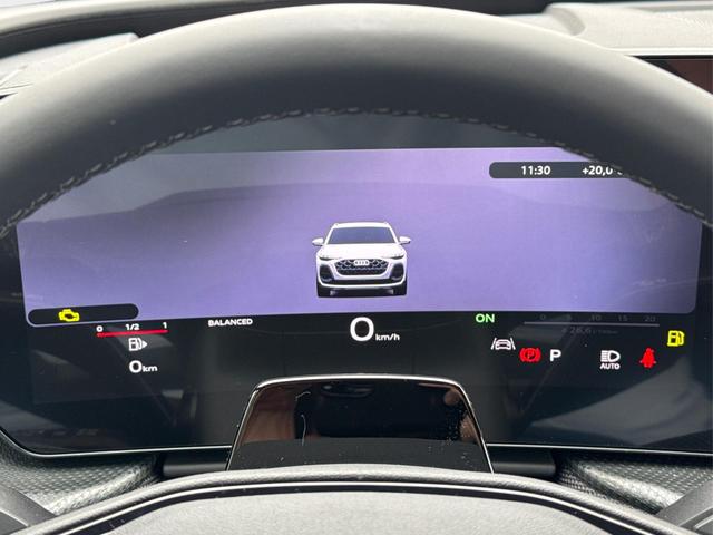 Audi / Q5 / Wei&szlig; / / / QUATTRO+AHK+NAVI+KAMERA+SHZ+PDC+ACC