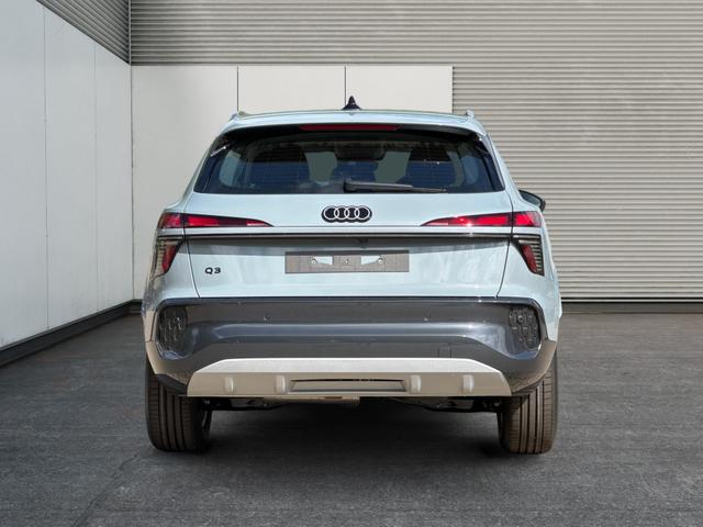 Audi / Q3 / Grau / / / KAMERA+NAVI+PDC+EL.HECKKL.+LED+17LM