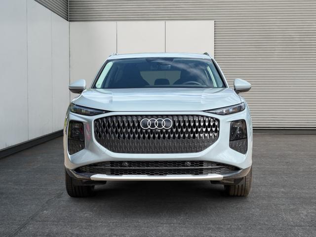 Audi / Q3 / Grau / / / KAMERA+NAVI+PDC+EL.HECKKL.+LED+17LM