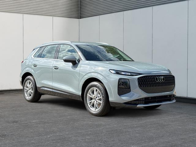 Audi / Q3 / Grau / / / KAMERA+NAVI+PDC+EL.HECKKL.+LED+17LM