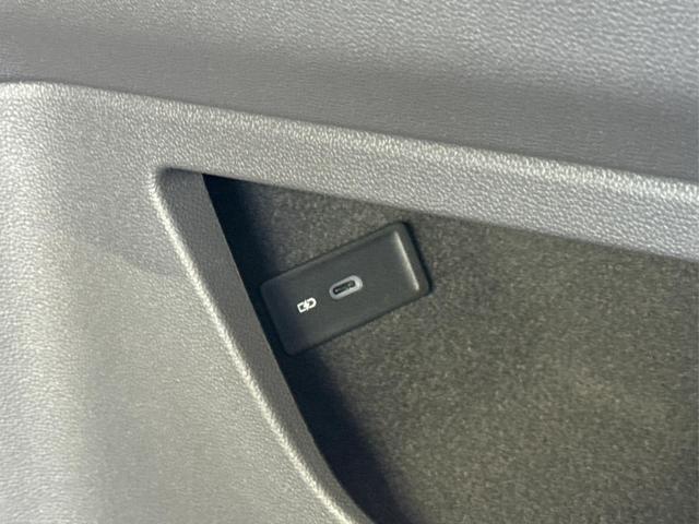 Volkswagen / T7 Multivan / / / / KURZ 4x4+7-SITZER+MATRIX+AHK+KAMERA+SHZ+17 ALU, Beispielbilder, ggf. teilweise mit Sonderausstattung
