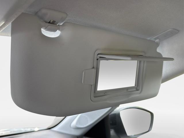 Peugeot / 208 / Wei&szlig; / / / MAN6+SHZ+LED+PDC+TEMPOMAT, Beispielbilder, ggf. teilweise mit Sonderausstattung