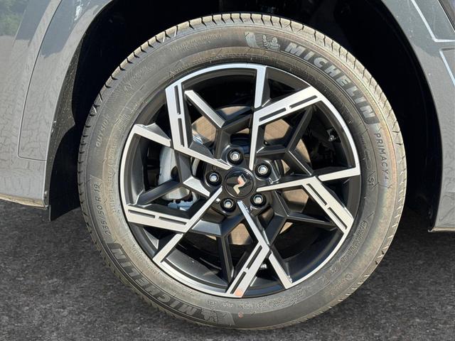 Hyundai / TUCSON / Grau / / / 4WD+NAVI+KAMERA+SHZ+LED+19''ALU+PDC, Beispielbilder, ggf. teilweise mit Sonderausstattung
