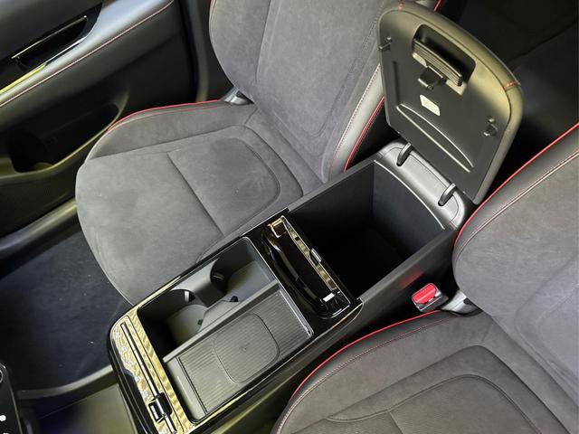 Hyundai / TUCSON / Grau / / / 4WD+NAVI+KAMERA+SHZ+LED+19''ALU+PDC, Beispielbilder, ggf. teilweise mit Sonderausstattung