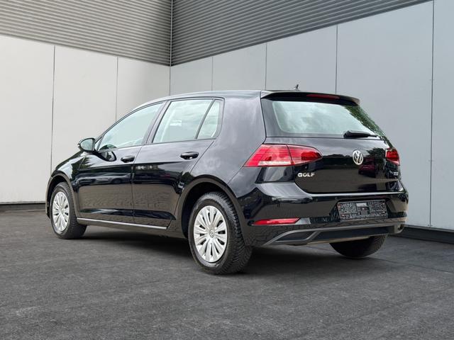 Volkswagen / Golf / Schwarz / / / PDC+TEMPOMAT+CLIMATRONIC