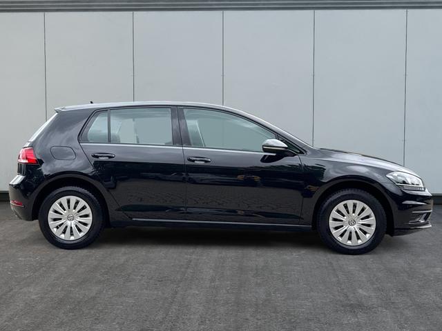 Volkswagen / Golf / Schwarz / / / PDC+TEMPOMAT+CLIMATRONIC