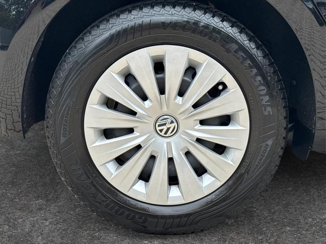 Volkswagen / Golf / Schwarz / / / PDC+TEMPOMAT+CLIMATRONIC