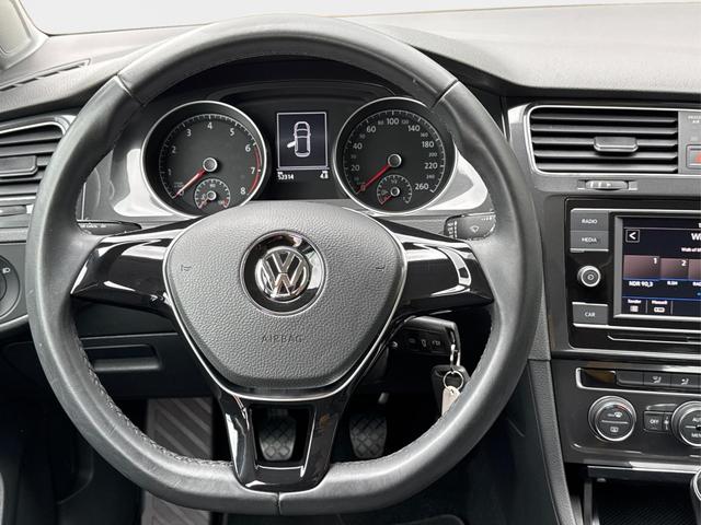 Volkswagen / Golf / Schwarz / / / PDC+TEMPOMAT+CLIMATRONIC