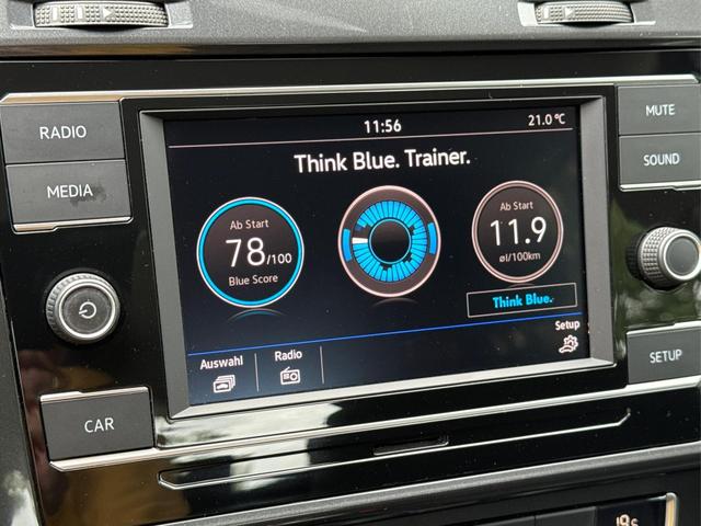 Volkswagen / Golf / Schwarz / / / PDC+TEMPOMAT+CLIMATRONIC