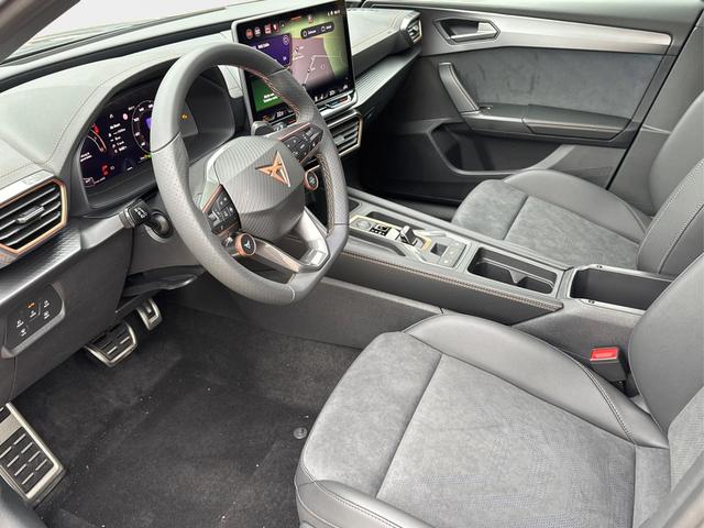 Cupra / Leon / Grau / / / NAVI+KAMERA+KESSY+MEMORY+SHZ+ACC+PDC+LED+19 ALU, Beispielbilder, ggf. teilweise mit Sonderausstattung