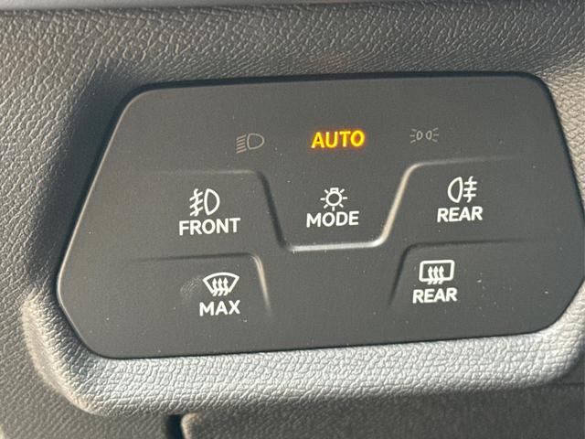 Cupra / Leon / Grau / / / NAVI+KAMERA+KESSY+MEMORY+SHZ+ACC+PDC+LED+19 ALU, Beispielbilder, ggf. teilweise mit Sonderausstattung