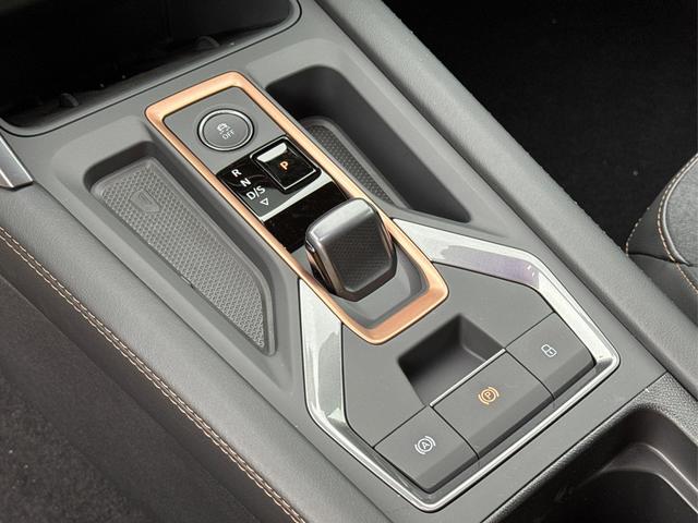 Cupra / Leon / Grau / / / NAVI+KAMERA+KESSY+MEMORY+SHZ+ACC+PDC+LED+19 ALU, Beispielbilder, ggf. teilweise mit Sonderausstattung