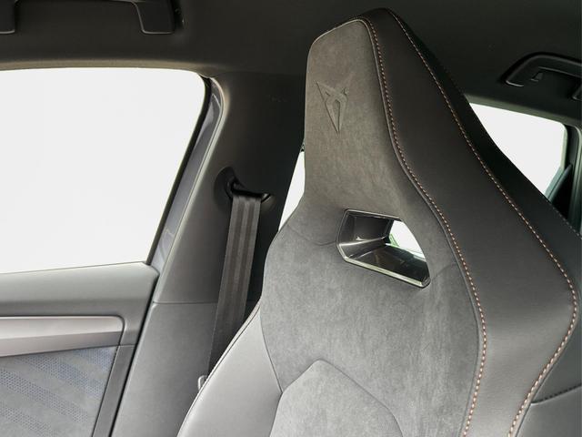 Cupra / Leon / Grau / / / NAVI+KAMERA+KESSY+MEMORY+SHZ+ACC+PDC+LED+19 ALU, Beispielbilder, ggf. teilweise mit Sonderausstattung