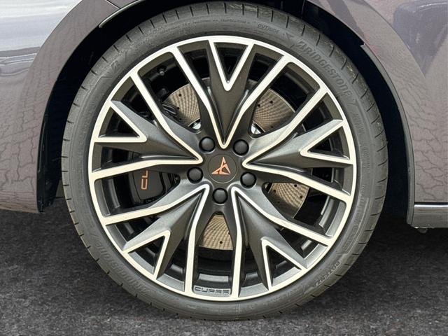 Cupra / Leon / Violett / / / NAVI+KAMERA+KESSY+MEMORY+SHZ+ACC+PDC+LED+19 ALU, Beispielbilder, ggf. teilweise mit Sonderausstattung