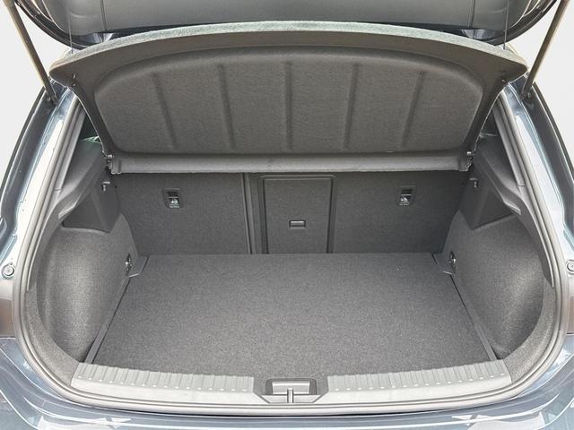 Cupra / Leon / Grau / / / NAVI+KAMERA+KESSY+MEMORY+SHZ+ACC+PDC+LED+19 ALU, Beispielbilder, ggf. teilweise mit Sonderausstattung
