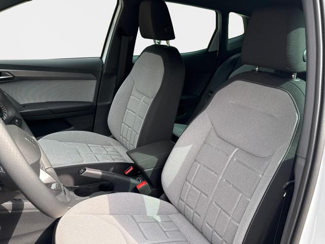 Seat / Arona / / / / KAMERA+PDC+LED+18 ALU+ACC, Bild dient zur Illustration und zeigt aufpreispflichtige Sonderausstattung. "Die Herstellergarantie beginnt bei EU-Fahrzeugen bereits bei Auslieferung vom ausl&auml;ndischen Lieferanten und kann um mehr als 14 Tage verk&uuml;rzt sein.