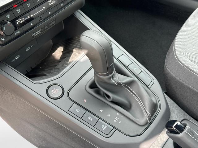 Seat / Arona / / / / KAMERA+PDC+LED+18 ALU+ACC, Bild dient zur Illustration und zeigt aufpreispflichtige Sonderausstattung. "Die Herstellergarantie beginnt bei EU-Fahrzeugen bereits bei Auslieferung vom ausl&auml;ndischen Lieferanten und kann um mehr als 14 Tage verk&uuml;rzt sein.