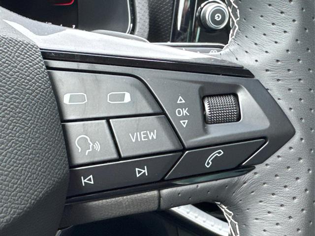 Seat / Arona / / / / KAMERA+PDC+LED+18 ALU+ACC, Bild dient zur Illustration und zeigt aufpreispflichtige Sonderausstattung. "Die Herstellergarantie beginnt bei EU-Fahrzeugen bereits bei Auslieferung vom ausl&auml;ndischen Lieferanten und kann um mehr als 14 Tage verk&uuml;rzt sein.