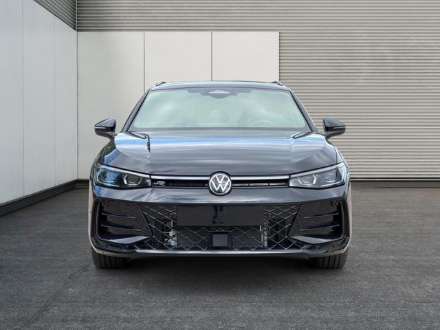 Volkswagen / Passat Variant / / / / LEDER+PANO+AHK+MATRIX+eHK+360 KAM+NAVI+HUD, Beispielbilder, ggf. teilweise mit Sonderausstattung
