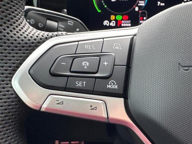 Volkswagen / Passat Variant / / / / LEDER+PANO+AHK+MATRIX+eHK+360 KAM+NAVI+HUD, Beispielbilder, ggf. teilweise mit Sonderausstattung