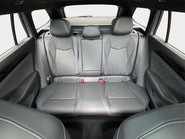 Volkswagen / Passat Variant / / / / LEDER+PANO+AHK+MATRIX+eHK+360 KAM+NAVI+HUD, Beispielbilder, ggf. teilweise mit Sonderausstattung