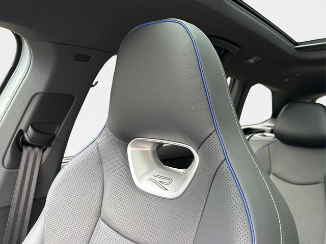 Volkswagen / Passat Variant / / / / LEDER+PANO+AHK+MATRIX+eHK+360 KAM+NAVI+HUD, Beispielbilder, ggf. teilweise mit Sonderausstattung