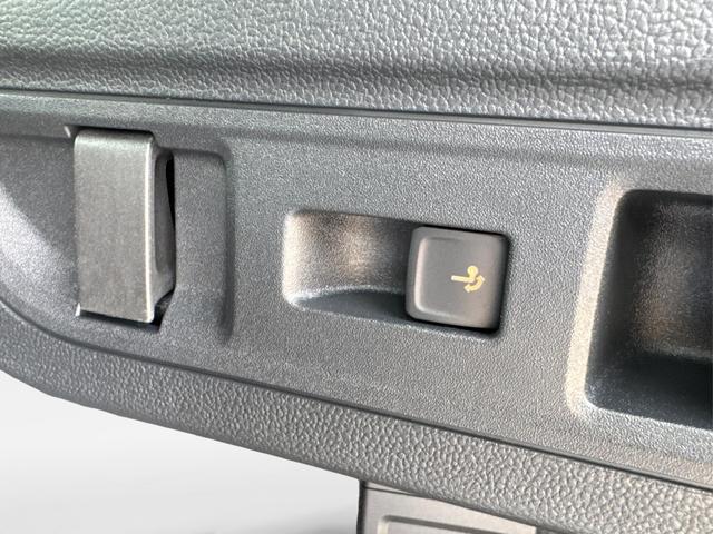 Volkswagen / Passat Variant / / / / LEDER+PANO+AHK+MATRIX+eHK+360 KAM+NAVI+HUD, Beispielbilder, ggf. teilweise mit Sonderausstattung