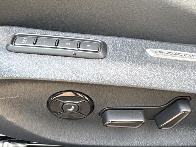 Volkswagen / Passat Variant / / / / LEDER+PANO+AHK+MATRIX+eHK+360 KAM+NAVI+HUD, Beispielbilder, ggf. teilweise mit Sonderausstattung