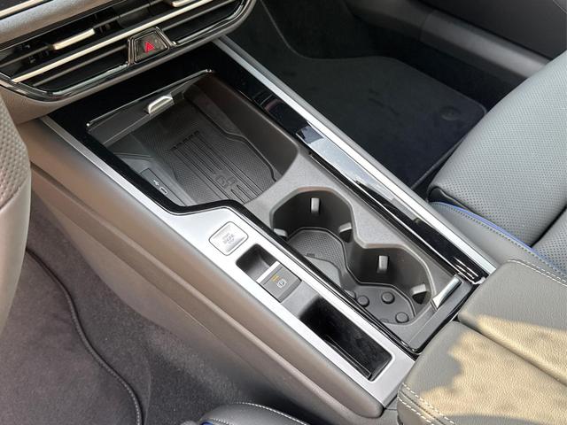Volkswagen / Passat Variant / / / / LEDER+PANO+AHK+MATRIX+eHK+360 KAM+NAVI+HUD, Beispielbilder, ggf. teilweise mit Sonderausstattung
