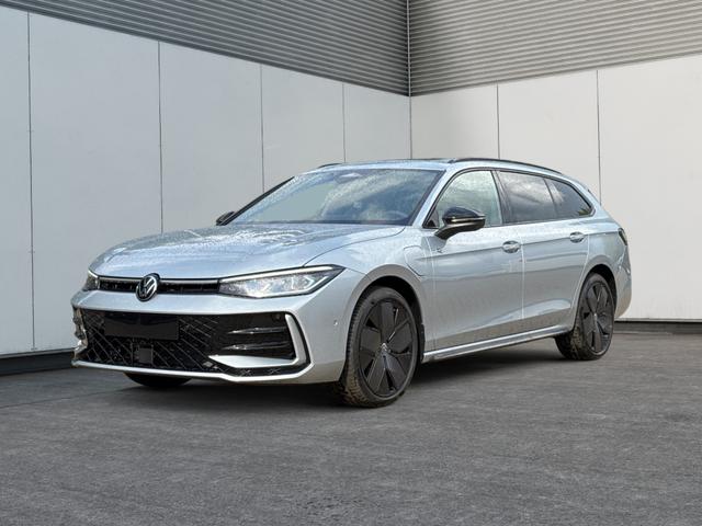 Volkswagen Passat Variant - R-Line Edition Plus LEDER+PANO+AHK+MATRIX+eHK+360 KAM+NAVI+HUD