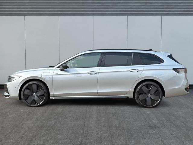 Volkswagen / Passat Variant / / / / LEDER+PANO+AHK+MATRIX+eHK+360 KAM+NAVI+HUD, Beispielbilder, ggf. teilweise mit Sonderausstattung