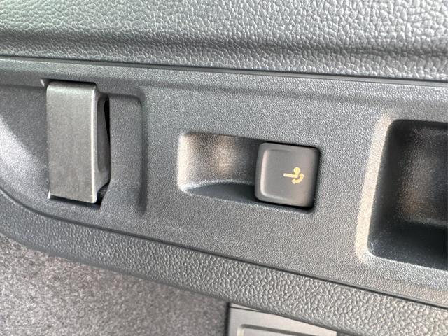 Volkswagen / Passat Variant / / / / LEDER+PANO+AHK+MATRIX+eHK+360 KAM+NAVI+HUD, Beispielbilder, ggf. teilweise mit Sonderausstattung