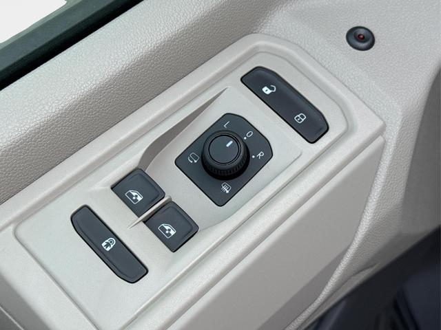 Volkswagen / T7 Multivan / / / / KURZ 7SITZER+MATRIX+AHK+KAMERA+SHZ+17 ALU, Beispielbilder, ggf. teilweise mit Sonderausstattung