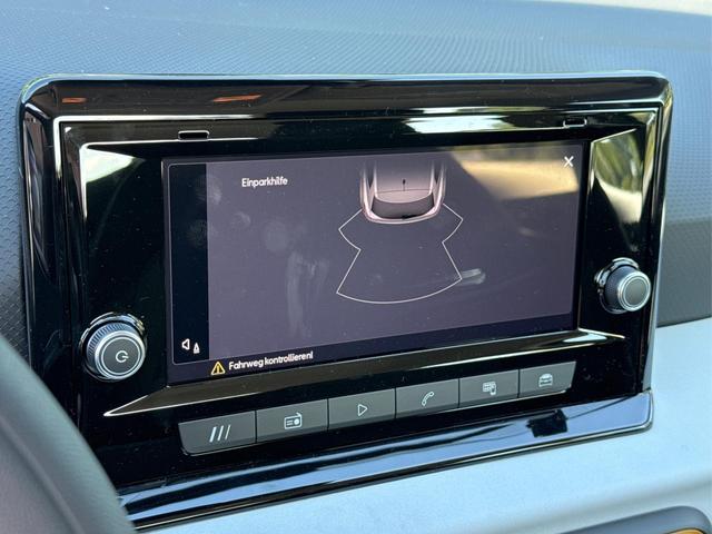 Seat / Ibiza / Grau / / / SHZ+FULL LINK+KLIMA+PDC+LED+15 ALU+TEMPOMAT