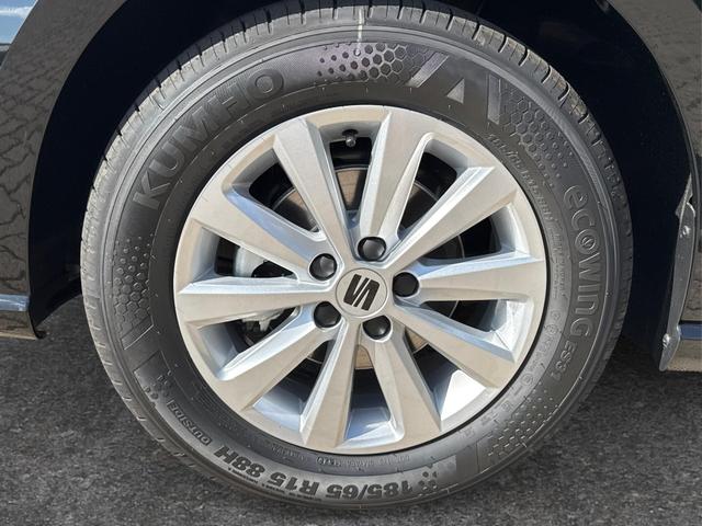 Seat / Ibiza / Schwarz / / / SHZ+FULL LINK+KLIMA+PDC+LED+15 ALU+TEMPOMAT