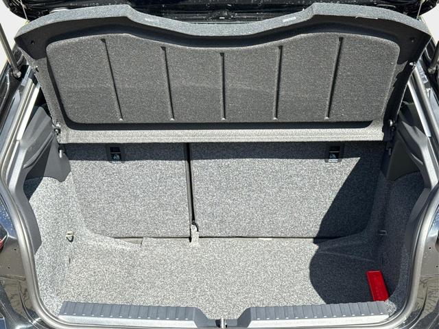 Seat / Ibiza / Schwarz / / / SHZ+FULL LINK+KLIMA+PDC+LED+15 ALU+TEMPOMAT