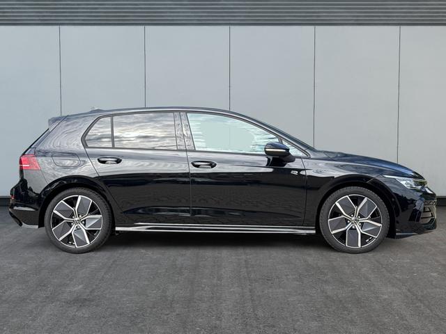 Volkswagen / Golf / Schwarz / / / LED-PLUS+ACC+SHZ+KEYLESS+KAMERA+18 ALU, Beispielbilder, ggf. teilweise mit Sonderausstattung