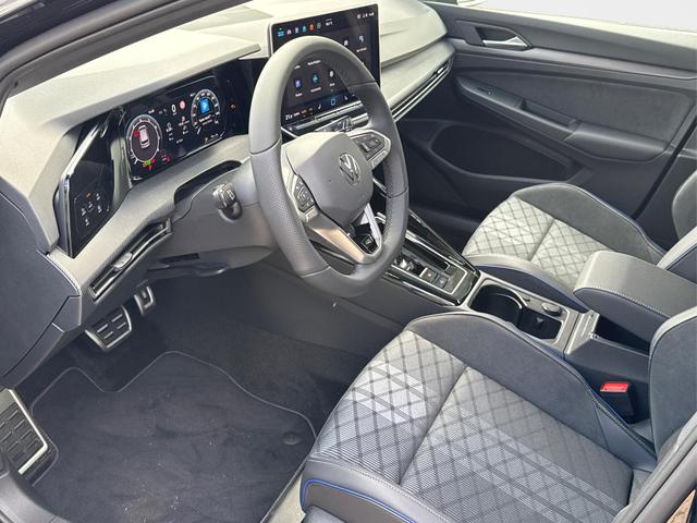 Volkswagen / Golf / Schwarz / / / LED-PLUS+ACC+SHZ+KEYLESS+KAMERA+18 ALU, Beispielbilder, ggf. teilweise mit Sonderausstattung