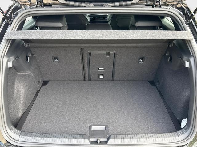 Volkswagen / Golf / Schwarz / / / LED-PLUS+ACC+SHZ+KEYLESS+KAMERA+18 ALU, Beispielbilder, ggf. teilweise mit Sonderausstattung