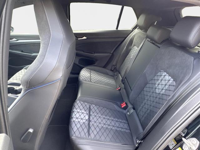 Volkswagen / Golf / Schwarz / / / LED-PLUS+ACC+SHZ+KEYLESS+KAMERA+18 ALU, Beispielbilder, ggf. teilweise mit Sonderausstattung