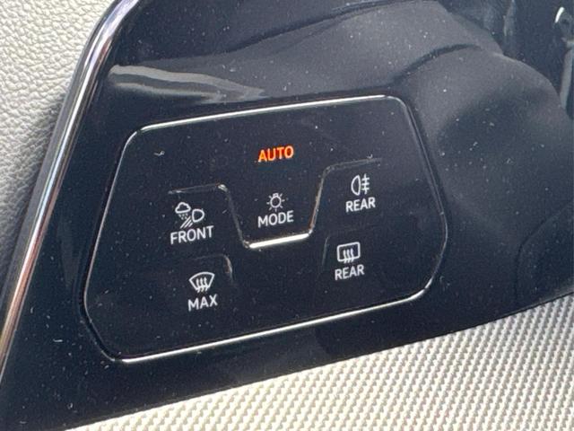 Volkswagen / Golf / Schwarz / / / LED-PLUS+ACC+SHZ+KEYLESS+KAMERA+18 ALU, Beispielbilder, ggf. teilweise mit Sonderausstattung
