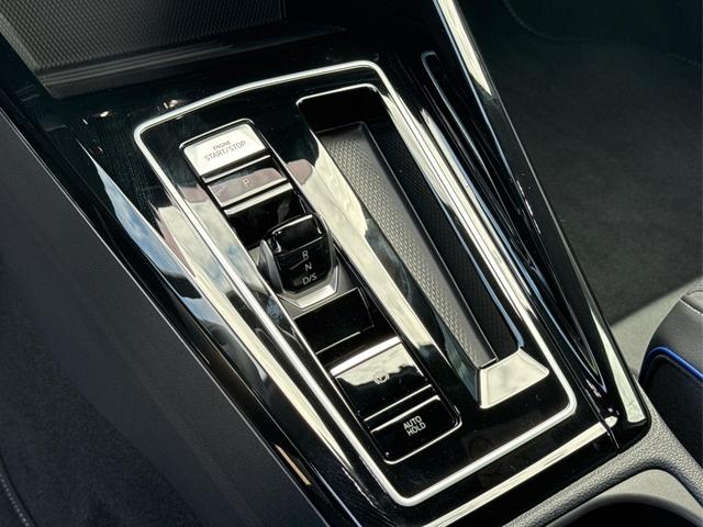 Volkswagen / Golf / Schwarz / / / LED-PLUS+ACC+SHZ+KEYLESS+KAMERA+18 ALU, Beispielbilder, ggf. teilweise mit Sonderausstattung