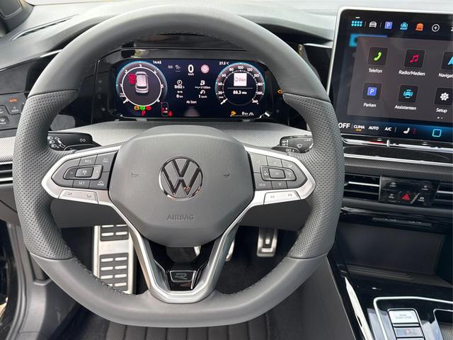 Volkswagen / Golf / Schwarz / / / LED-PLUS+ACC+SHZ+KEYLESS+KAMERA+18 ALU, Beispielbilder, ggf. teilweise mit Sonderausstattung